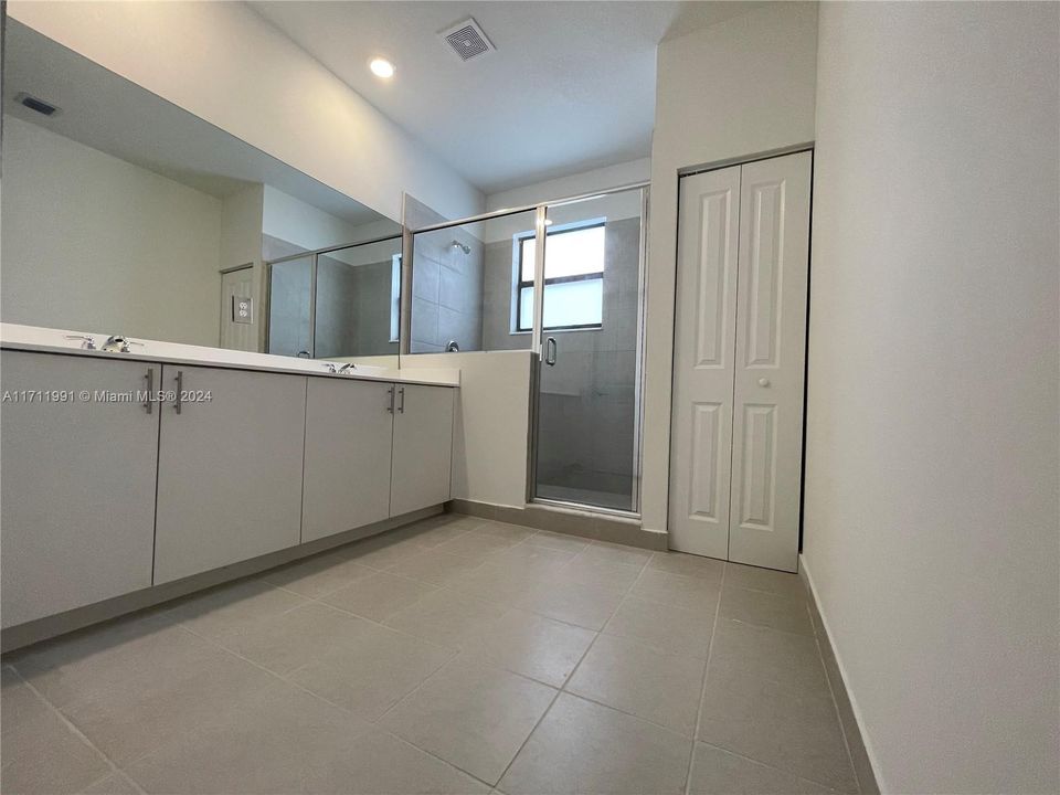 For Rent: $3,100 (3 beds, 2 baths, 0 Square Feet)