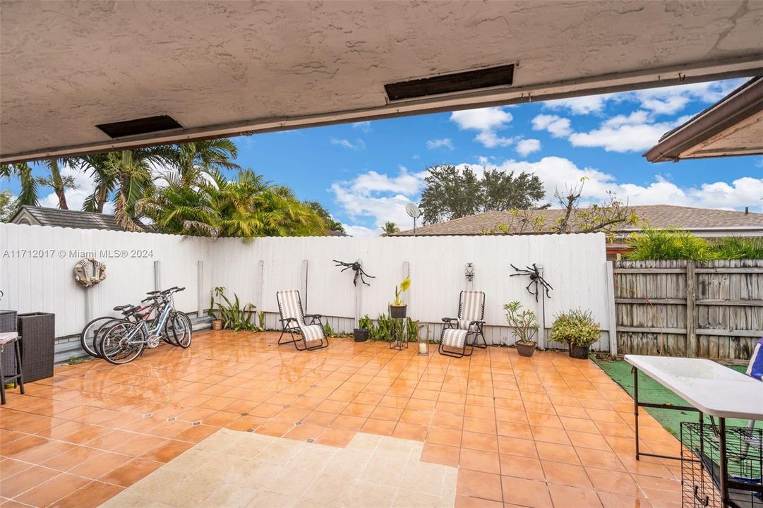 En Venta: $570,000 (3 camas, 2 baños, 1185 Pies cuadrados)