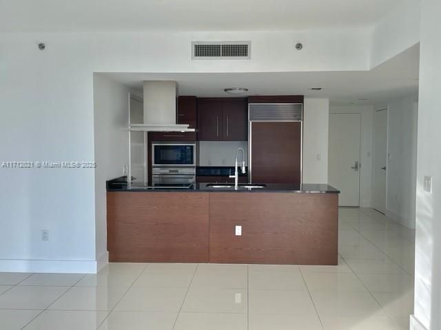 For Rent: $5,000 (2 beds, 2 baths, 1255 Square Feet)