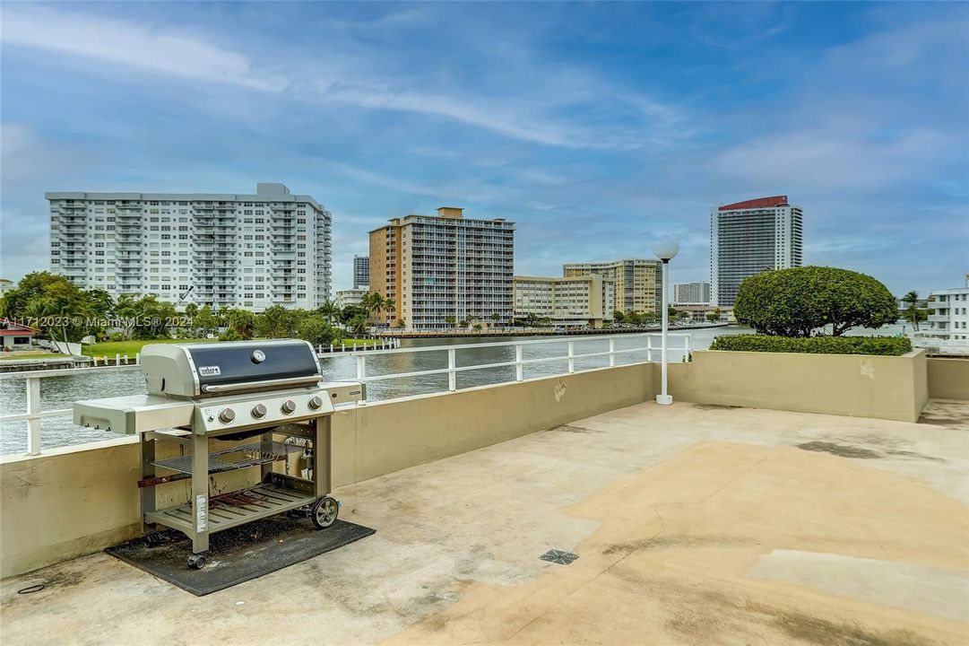 BBQ and sun deck to enjoy across the street on the bayside