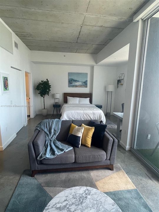 For Rent: $2,800 (1 beds, 1 baths, 526 Square Feet)