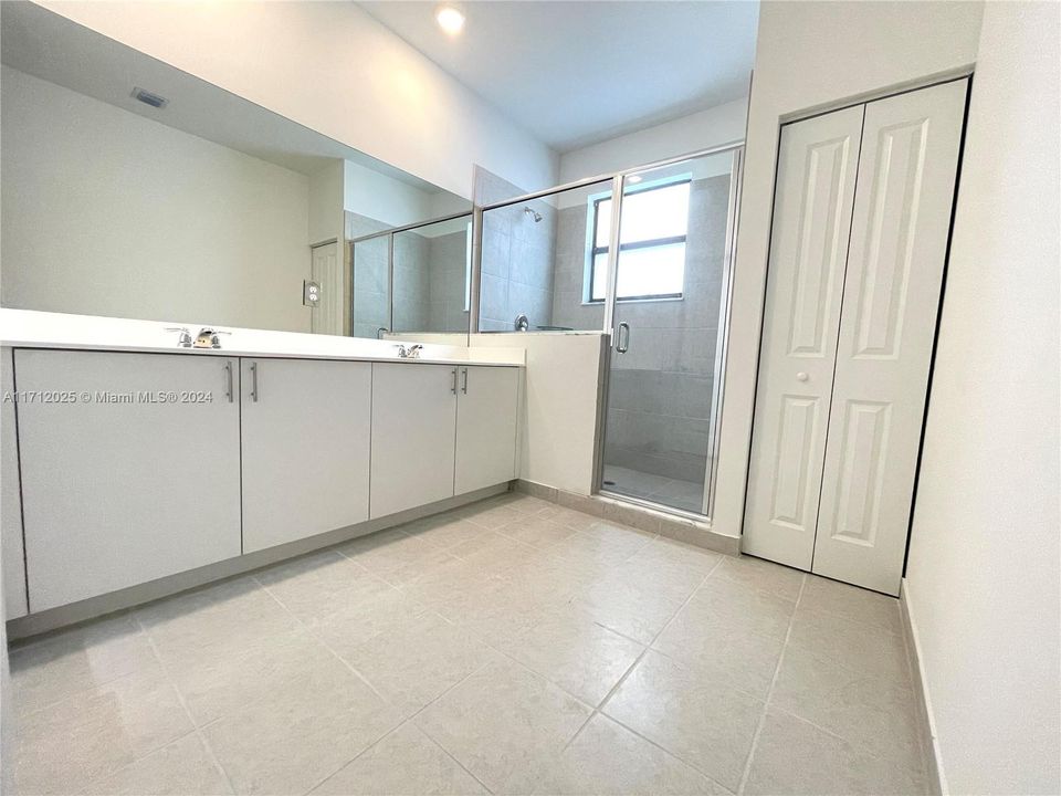 For Rent: $3,100 (3 beds, 2 baths, 0 Square Feet)