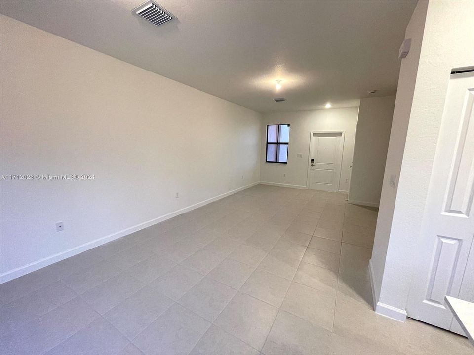 For Rent: $2,850 (3 beds, 2 baths, 0 Square Feet)