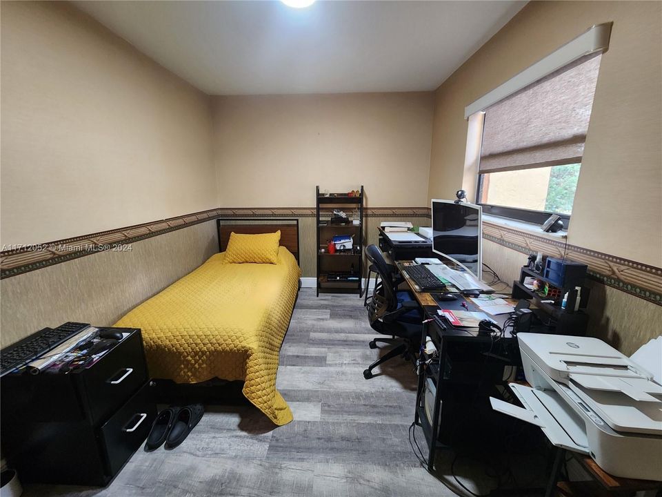 For Sale: $329,000 (2 beds, 1 baths, 1152 Square Feet)