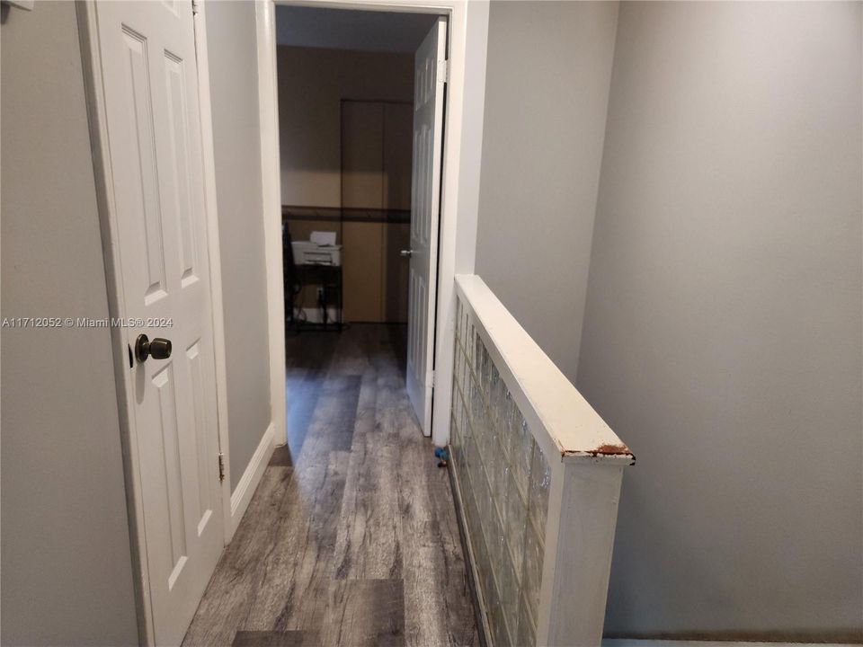 For Sale: $329,000 (2 beds, 1 baths, 1152 Square Feet)