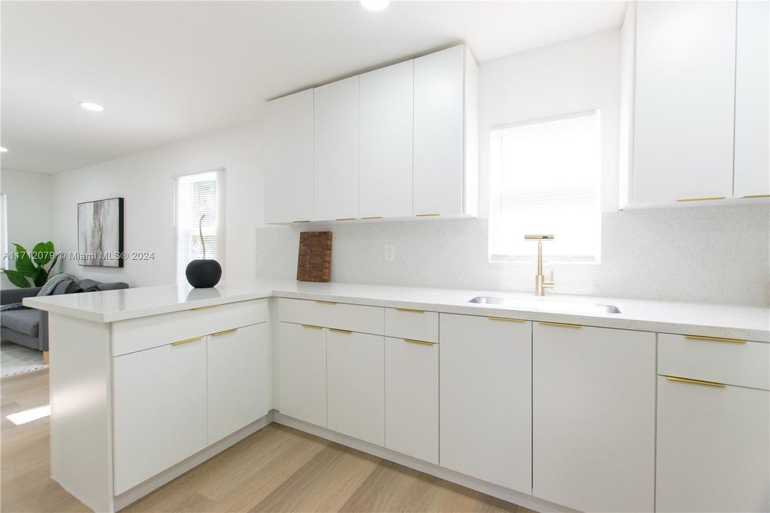 For Sale: $450,000 (3 beds, 2 baths, 976 Square Feet)