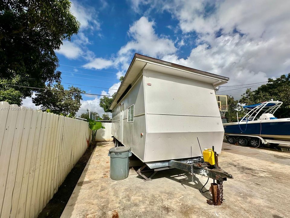 Trailer that can be also rented with the property