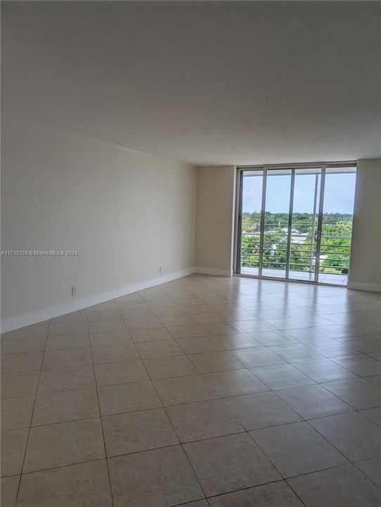 For Rent: $2,300 (2 beds, 2 baths, 1168 Square Feet)