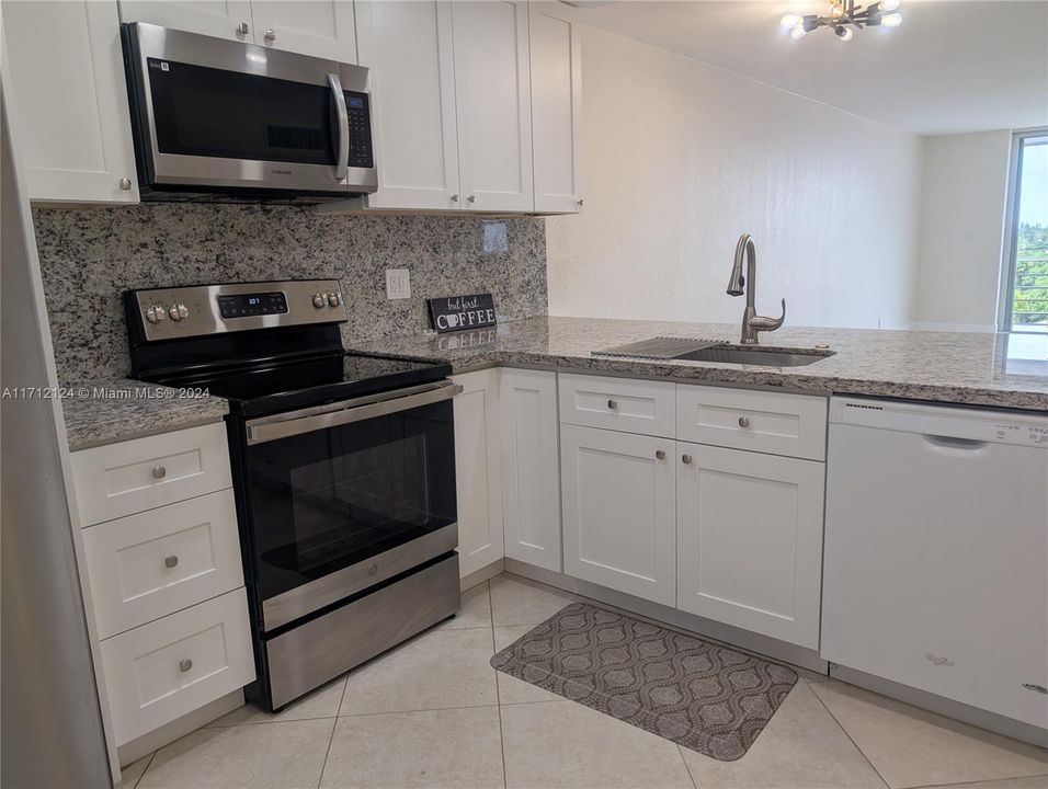 For Rent: $2,300 (2 beds, 2 baths, 1168 Square Feet)