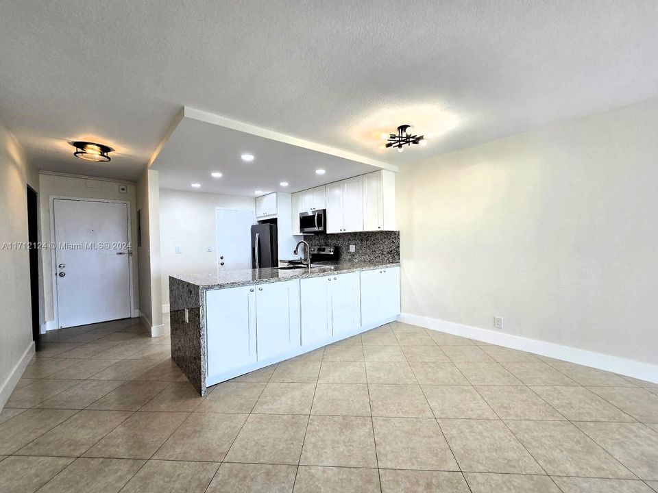 For Rent: $2,300 (2 beds, 2 baths, 1168 Square Feet)