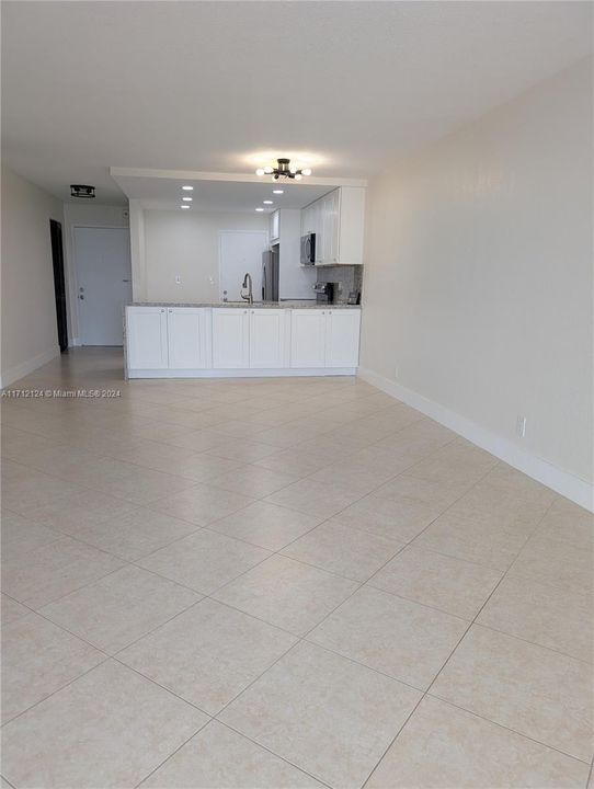 For Rent: $2,300 (2 beds, 2 baths, 1168 Square Feet)