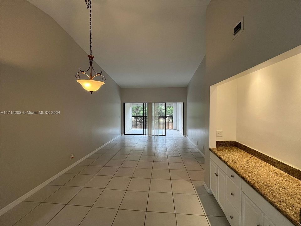 For Sale: $279,900 (2 beds, 2 baths, 1100 Square Feet)