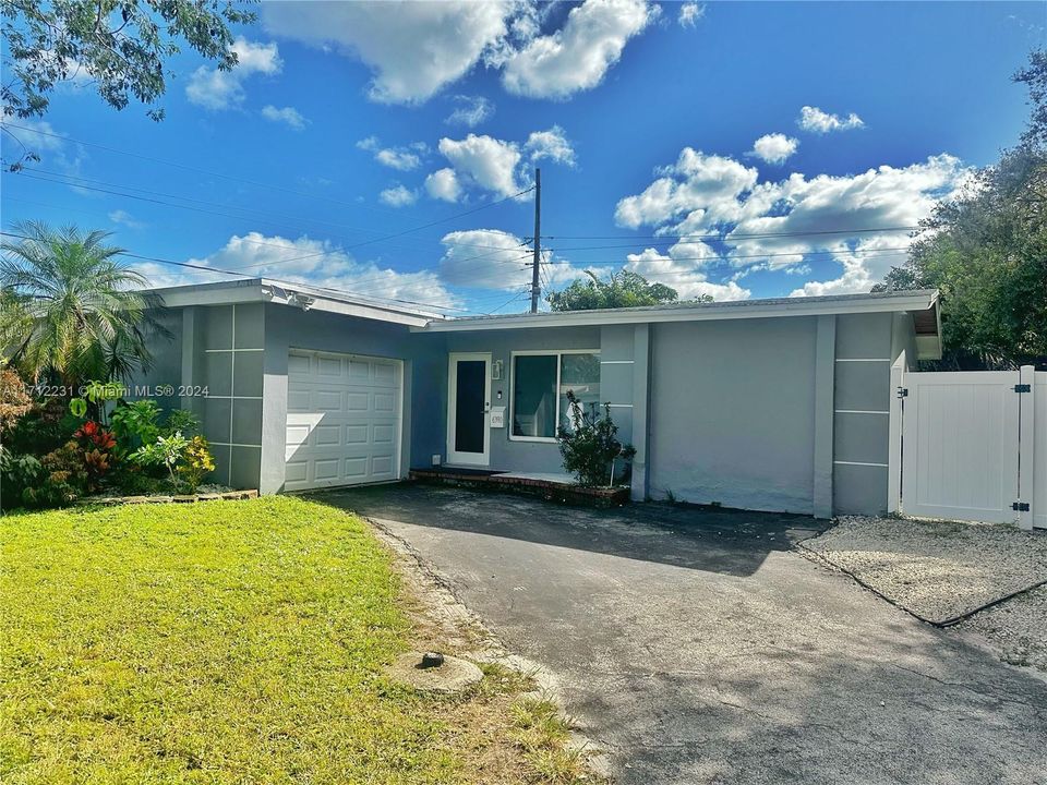 For Sale: $540,000 (3 beds, 2 baths, 1172 Square Feet)