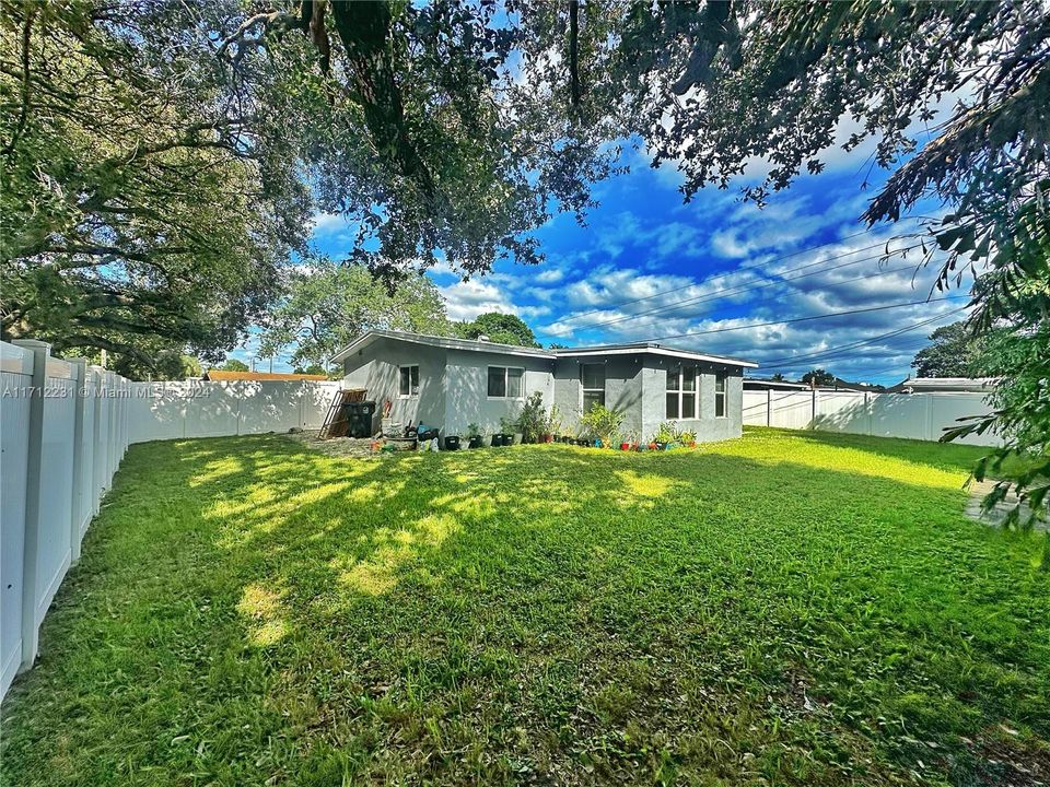 For Sale: $540,000 (3 beds, 2 baths, 1172 Square Feet)