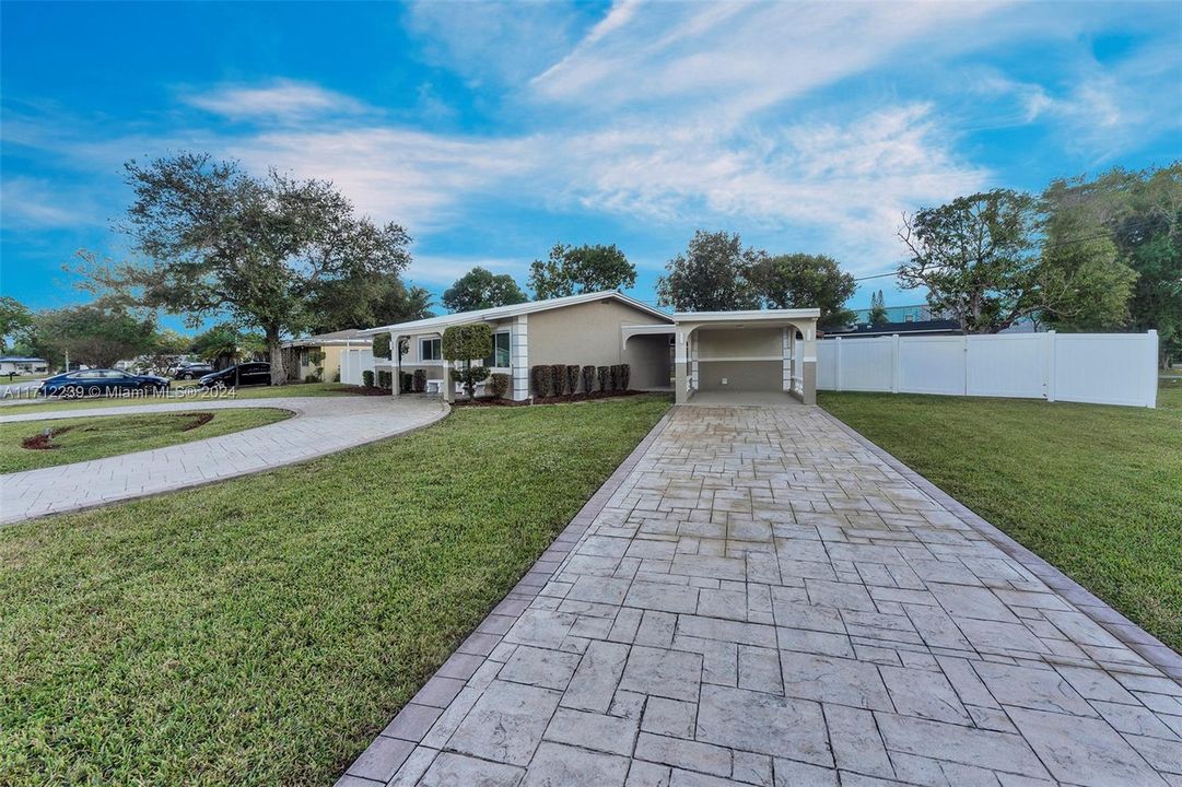 For Sale: $520,000 (3 beds, 2 baths, 1040 Square Feet)