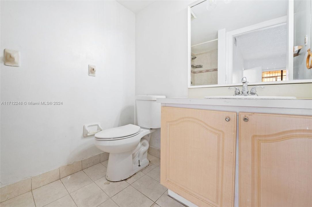 For Sale: $290,000 (2 beds, 2 baths, 750 Square Feet)