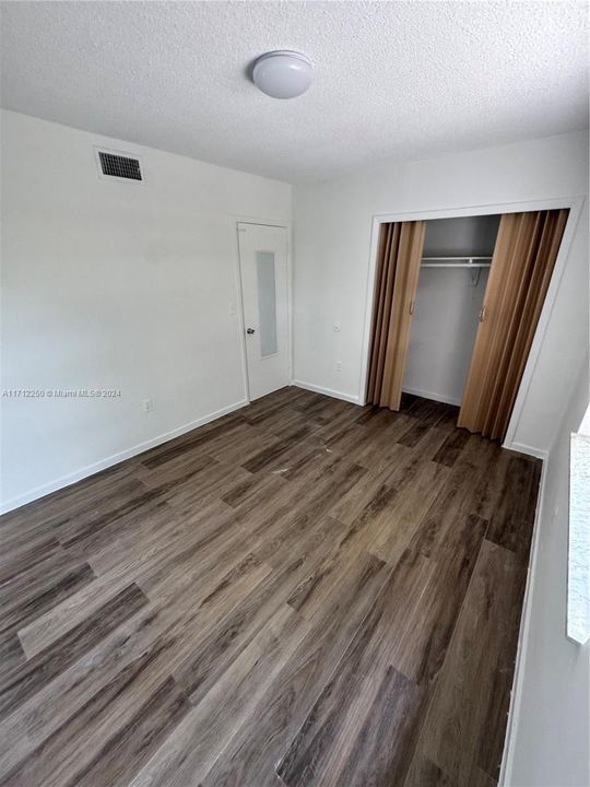 For Rent: $1,800 (1 beds, 1 baths, 500 Square Feet)