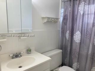 Active With Contract: $125,000 (1 beds, 1 baths, 750 Square Feet)