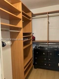 Active With Contract: $125,000 (1 beds, 1 baths, 750 Square Feet)