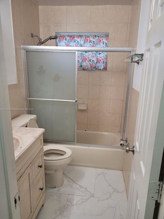 For Rent: $1,400 (1 beds, 1 baths, 220 Square Feet)