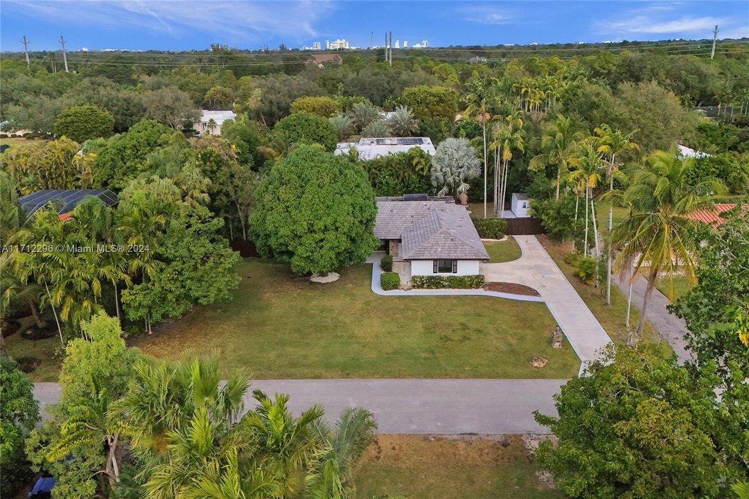 For Sale: $1,599,000 (4 beds, 2 baths, 2561 Square Feet)