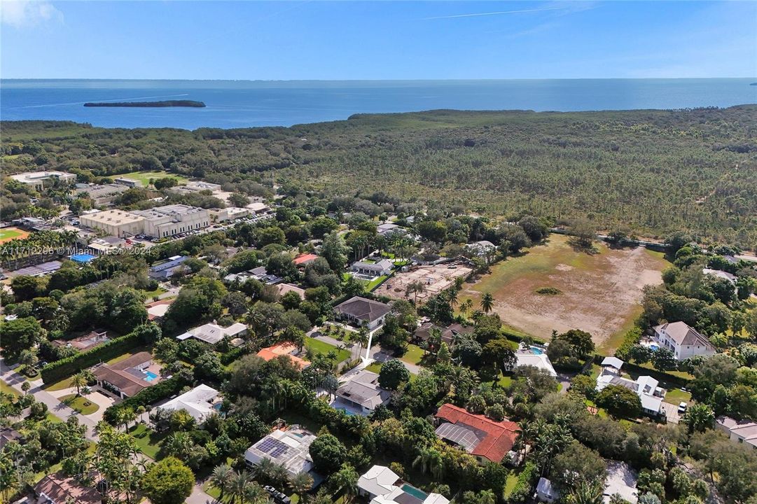 For Sale: $1,599,000 (4 beds, 2 baths, 2561 Square Feet)