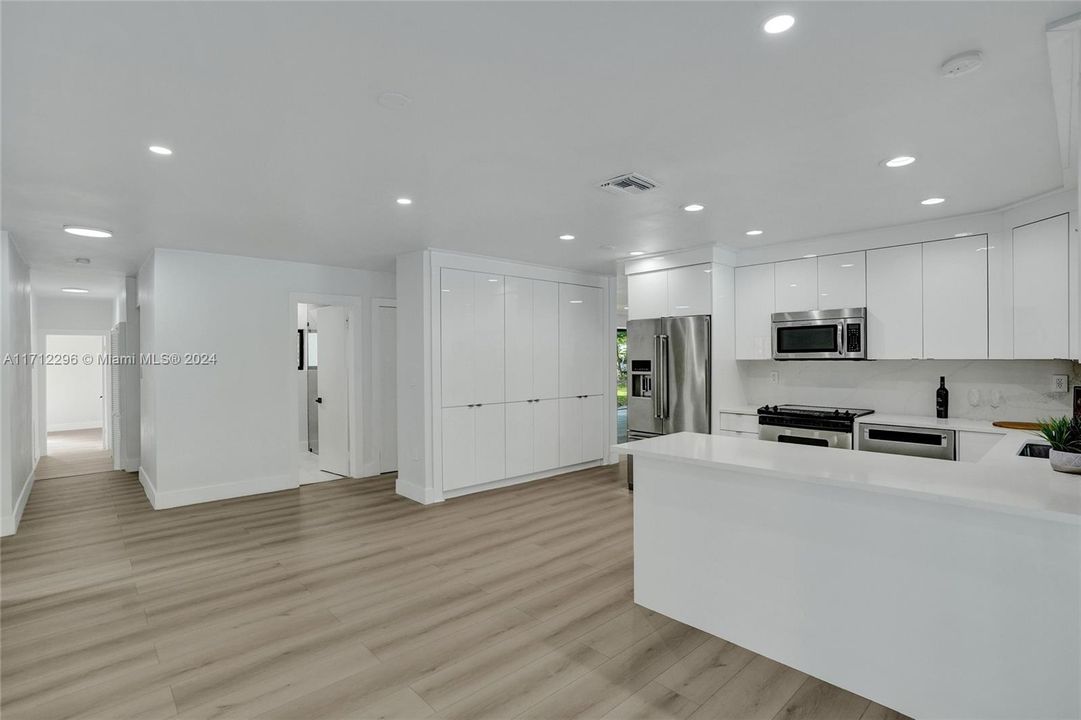 For Sale: $1,599,000 (4 beds, 2 baths, 2561 Square Feet)