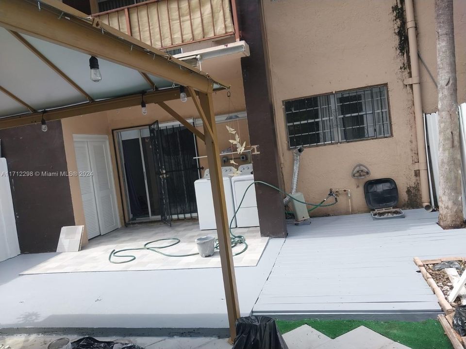 En Venta: $300,000 (2 camas, 1 baños, 720 Pies cuadrados)