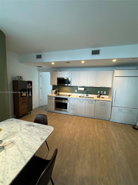 For Rent: $4,750 (2 beds, 2 baths, 924 Square Feet)