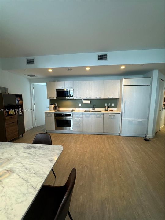 For Rent: $4,750 (2 beds, 2 baths, 924 Square Feet)