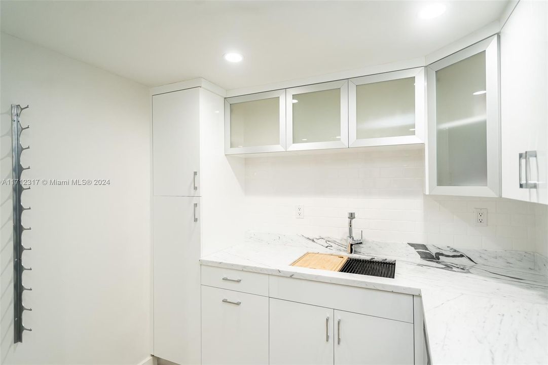 For Sale: $550,000 (2 beds, 2 baths, 1290 Square Feet)