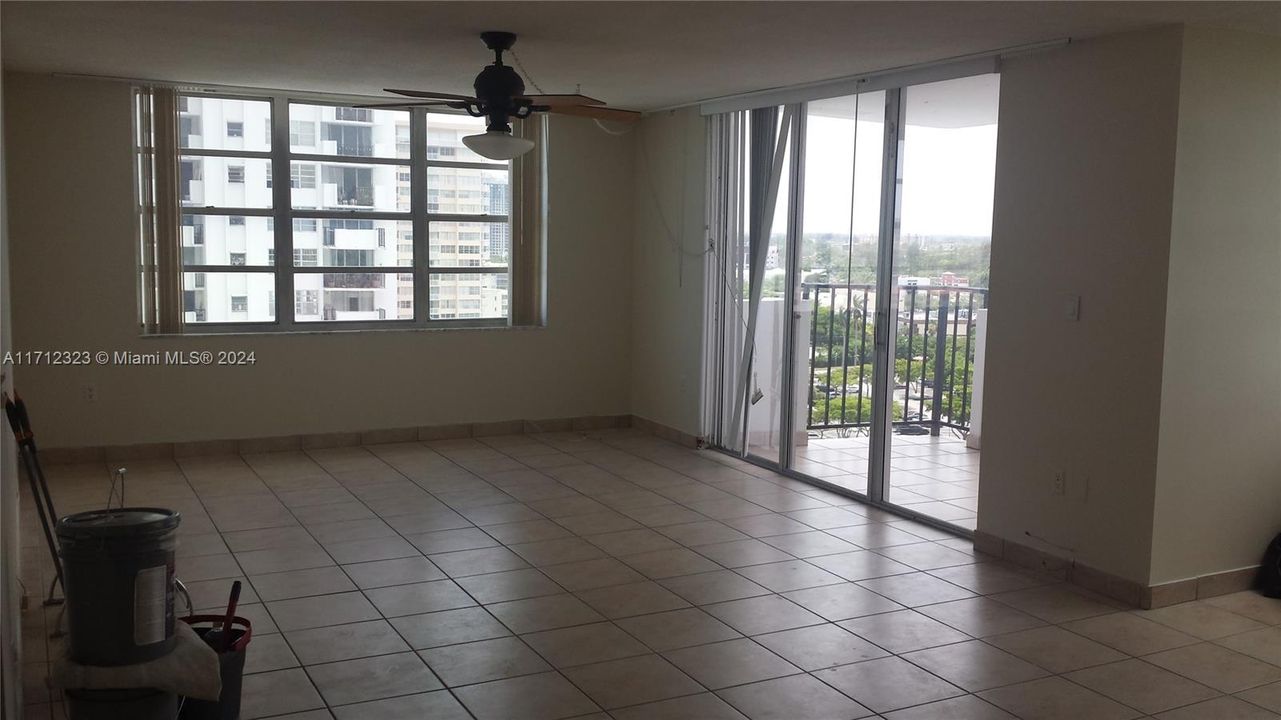 For Rent: $2,500 (2 beds, 2 baths, 1300 Square Feet)