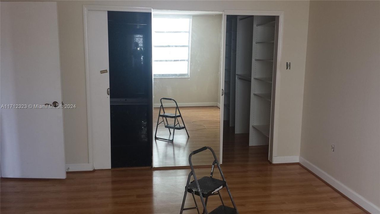 For Rent: $2,500 (2 beds, 2 baths, 1300 Square Feet)