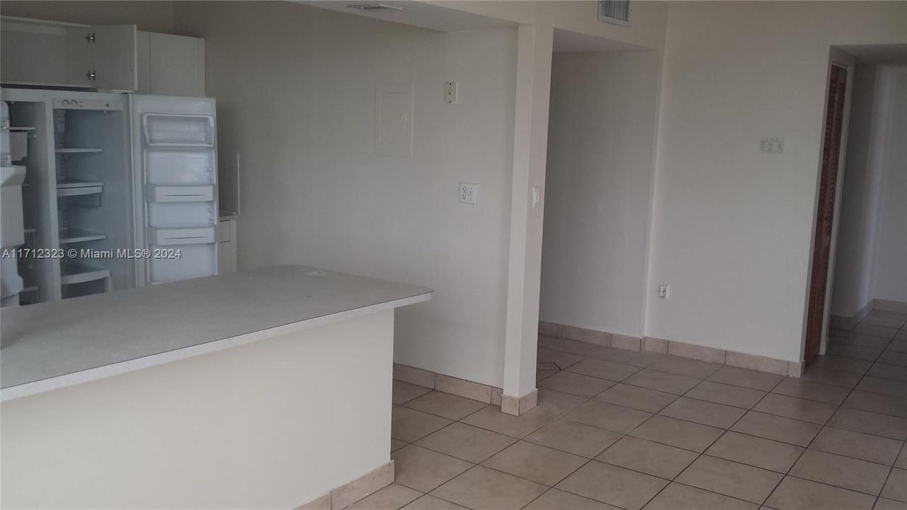 For Rent: $2,500 (2 beds, 2 baths, 1300 Square Feet)