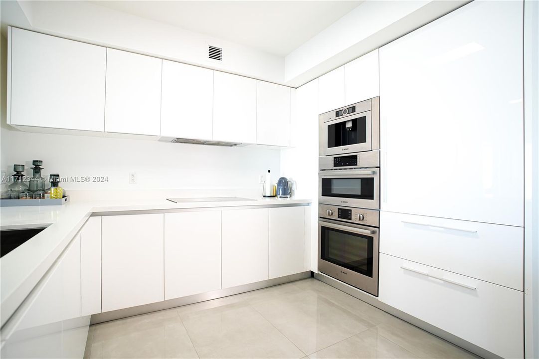 For Rent: $6,200 (2 beds, 3 baths, 1524 Square Feet)