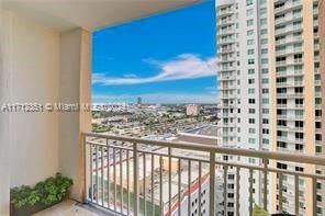 For Sale: $449,000 (2 beds, 2 baths, 1052 Square Feet)