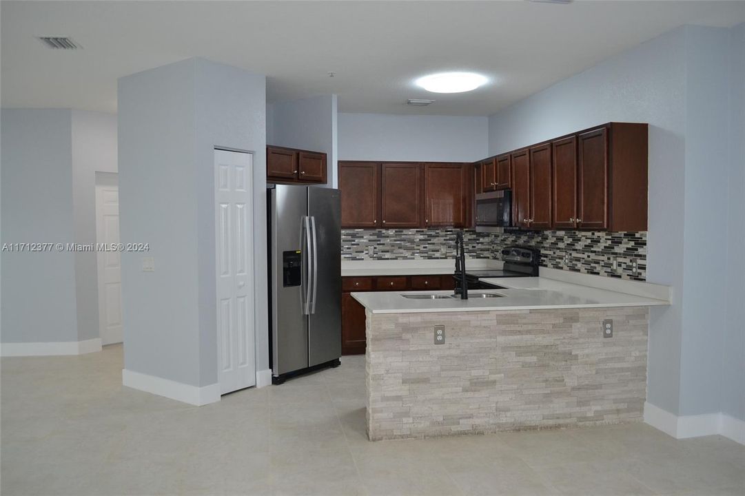 For Sale: $450,900 (3 beds, 2 baths, 1319 Square Feet)