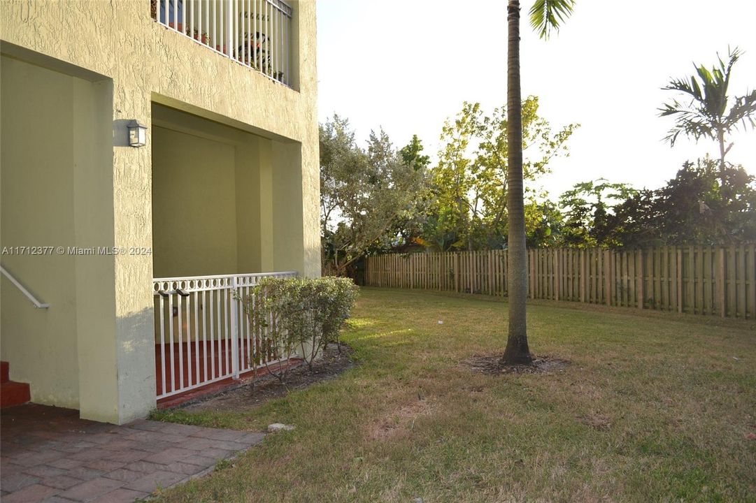 For Sale: $450,900 (3 beds, 2 baths, 1319 Square Feet)