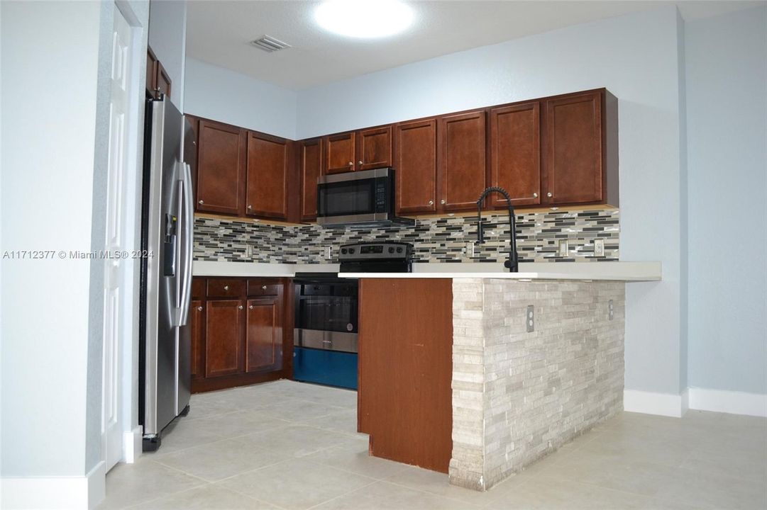 For Sale: $450,900 (3 beds, 2 baths, 1319 Square Feet)