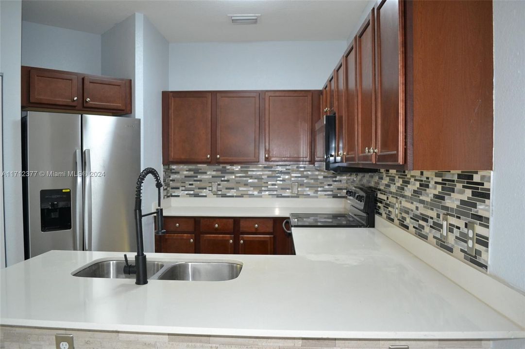 For Sale: $450,900 (3 beds, 2 baths, 1319 Square Feet)