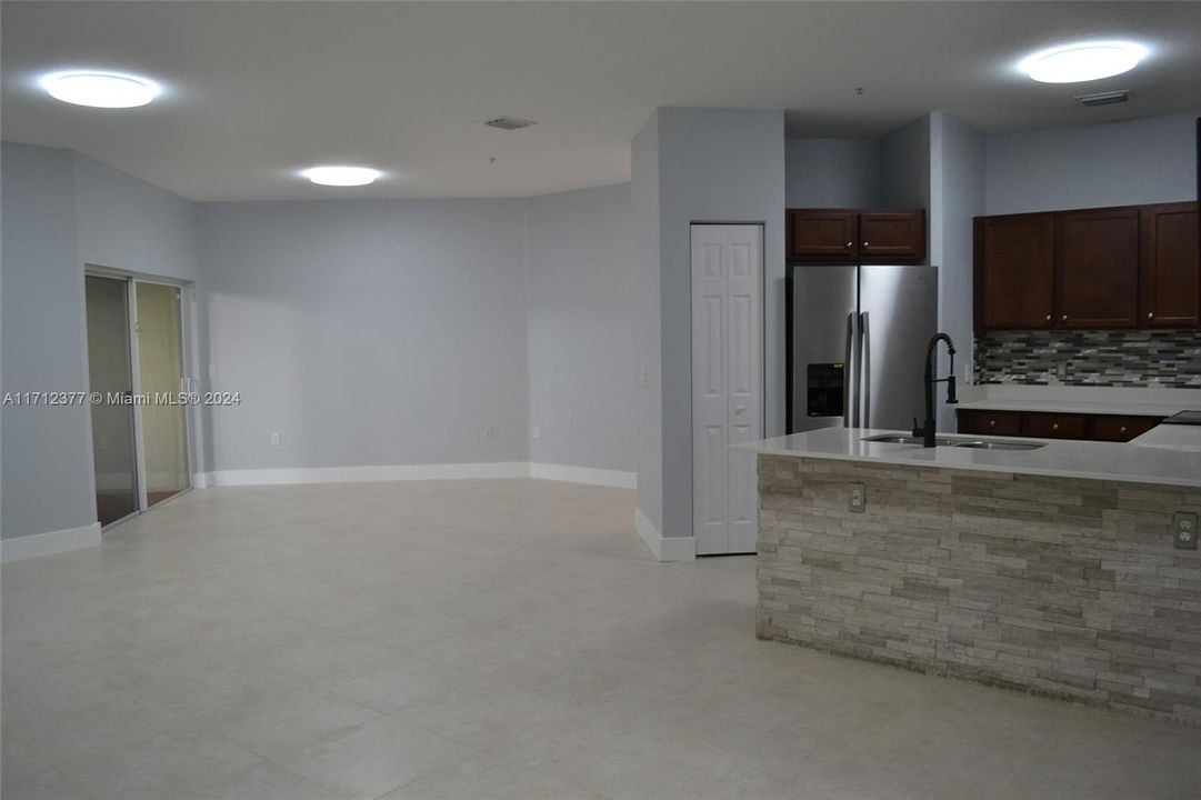 For Sale: $450,900 (3 beds, 2 baths, 1319 Square Feet)