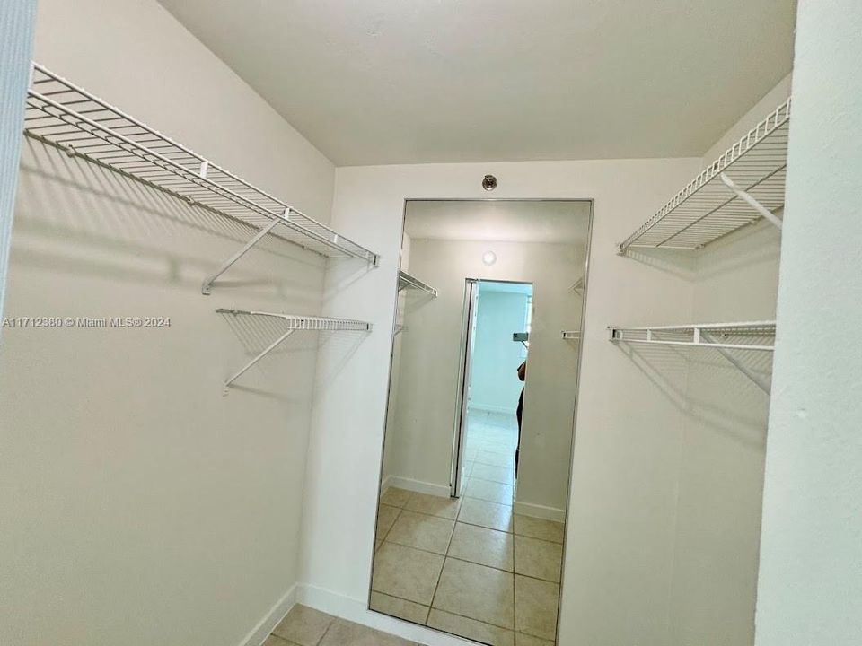 For Rent: $3,200 (2 beds, 2 baths, 959 Square Feet)