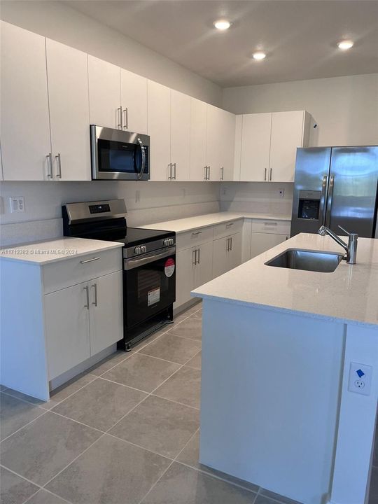 Recientemente alquilado: $4,200 (4 camas, 2 baños, 0 Pies cuadrados)