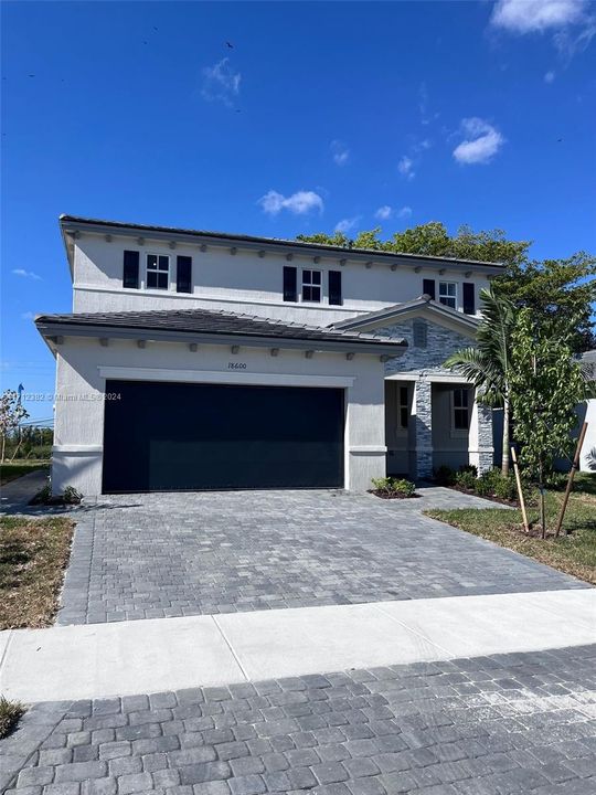 Recientemente alquilado: $4,200 (4 camas, 2 baños, 0 Pies cuadrados)