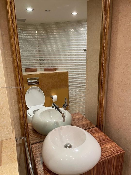 2nd bathroom