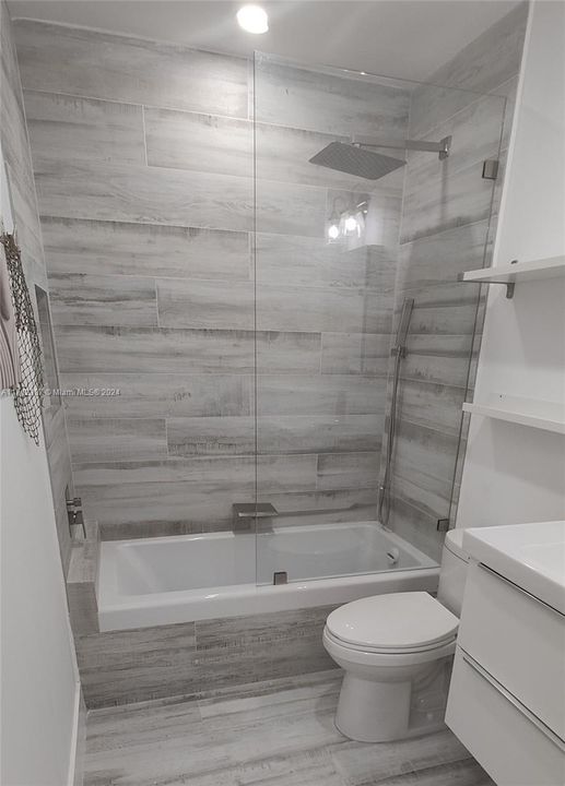 2nd floor bathroom #3 soaking tub