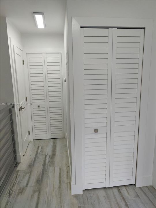 2nd Washer/Dryer closet