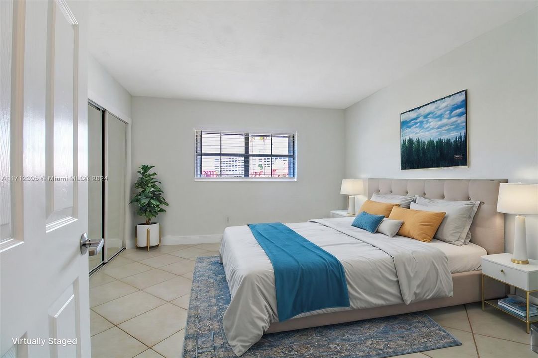 For Sale: $370,000 (2 beds, 2 baths, 960 Square Feet)