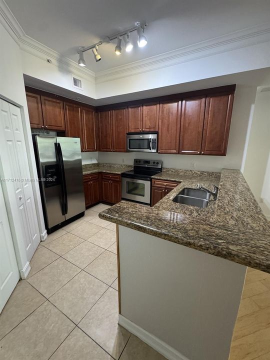 For Rent: $3,350 (2 beds, 2 baths, 1379 Square Feet)