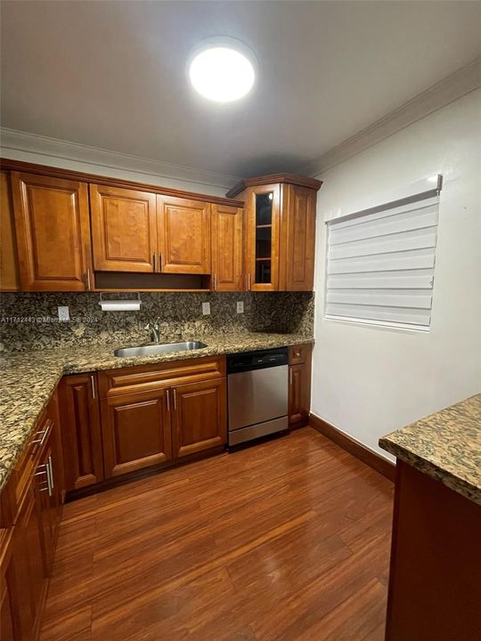 For Rent: $2,300 (2 beds, 2 baths, 817 Square Feet)